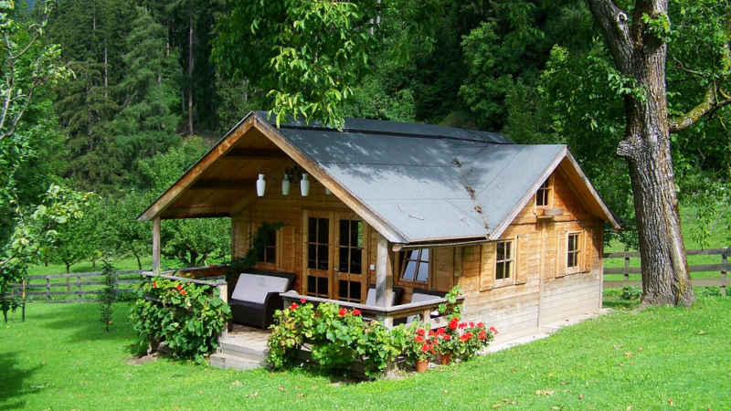 Al momento stai visualizzando Casette di legno: i vantaggi e gli svantaggi del vivere in queste abitazioni